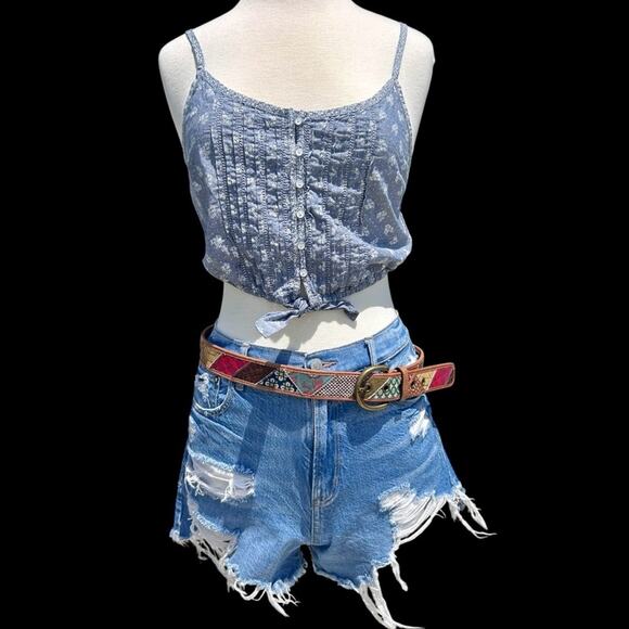 American Eagle Size 6 Distressed Daisy Duke Light Blue Jeans - Picture 11 of 14